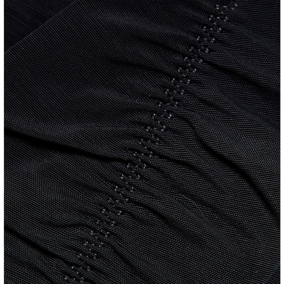 8/19 NFS- Haute Contour High waisted Short - Picture 3 of 11